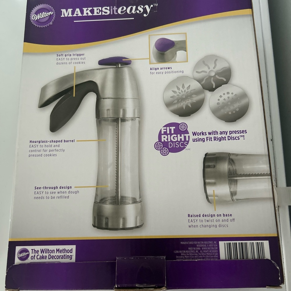 Wilton Makesiteasy Cookie Press with Purple Accents
